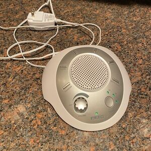 White noise machine with several settings